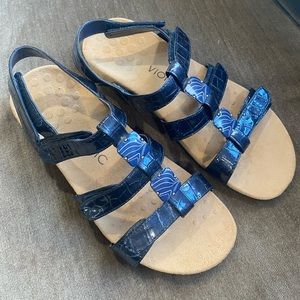 Women’s Size 9 Vionic Amber Sandal in Navy